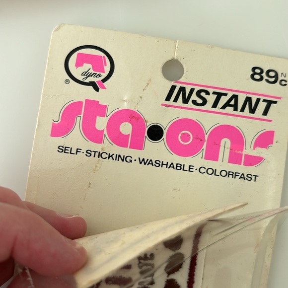 VTG Sta-Ons Self Sticking Candy Velvet Embrodered PATCHES Raisinets & Black Crow - Picture 5 of 11